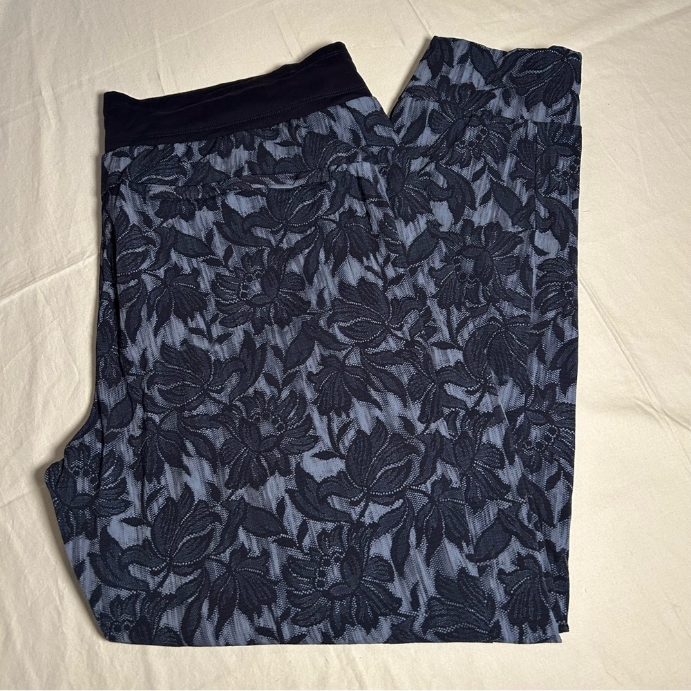 Athleta Trekkie North Jogger Womens Pants Size 14 Floral Zip Pockets Stretch